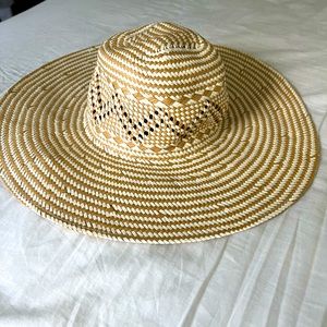 Wide brim sun hat. Nordstrom brand with tags.